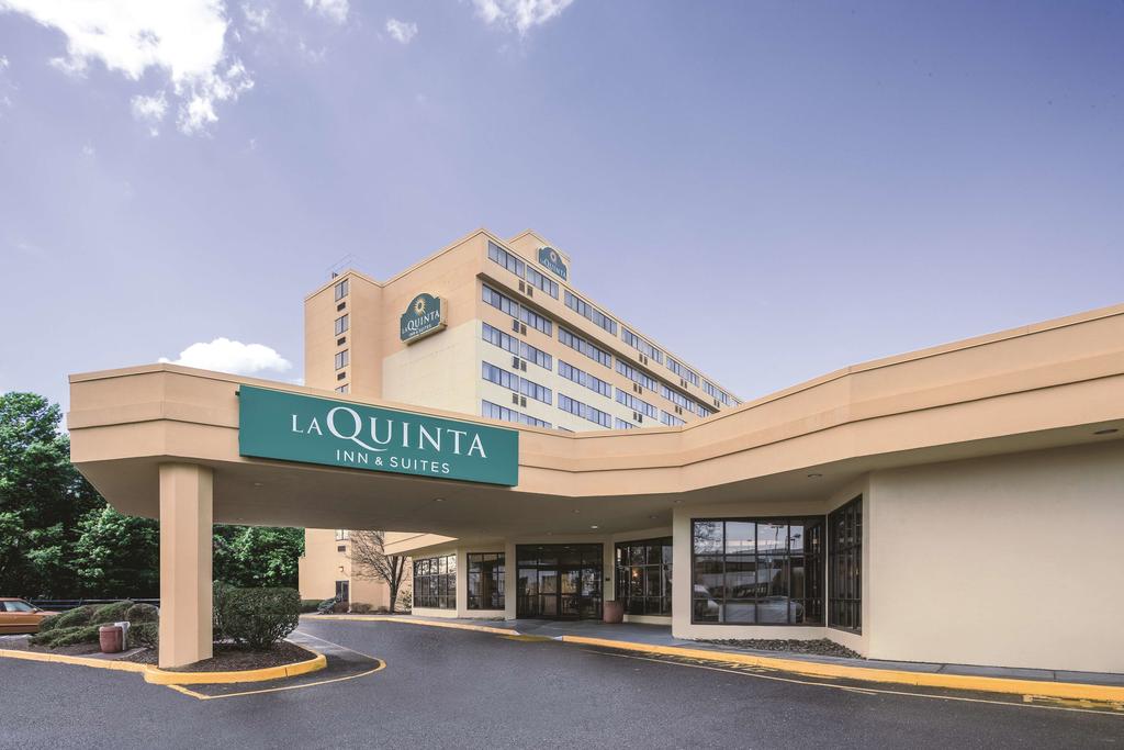 Vacation Hub International - VHI - Travel Club - La Quinta Inn & Suites by Wyndham Secaucus Meadowlands