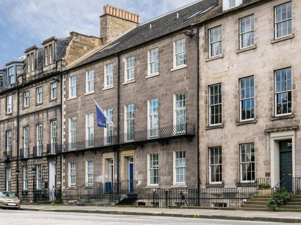 Vacation Hub International - VHI - Travel Club - Travelodge Edinburgh Central Queen Street