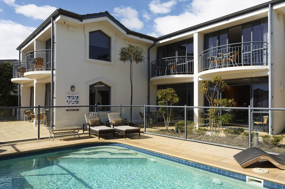 Vacation Hub International - VHI - Travel Club - Delorenzo's Studio Apartments