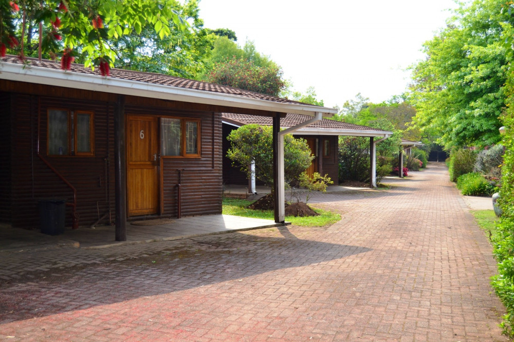 Vacation Hub International - VHI - Travel Club - Log Cabin & Settlers Village