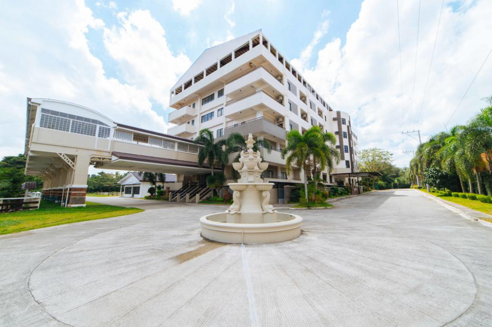 Vacation Hub International - VHI - Travel Club - RedDoorz Premium @ Sta Rosa Tagaytay Rd