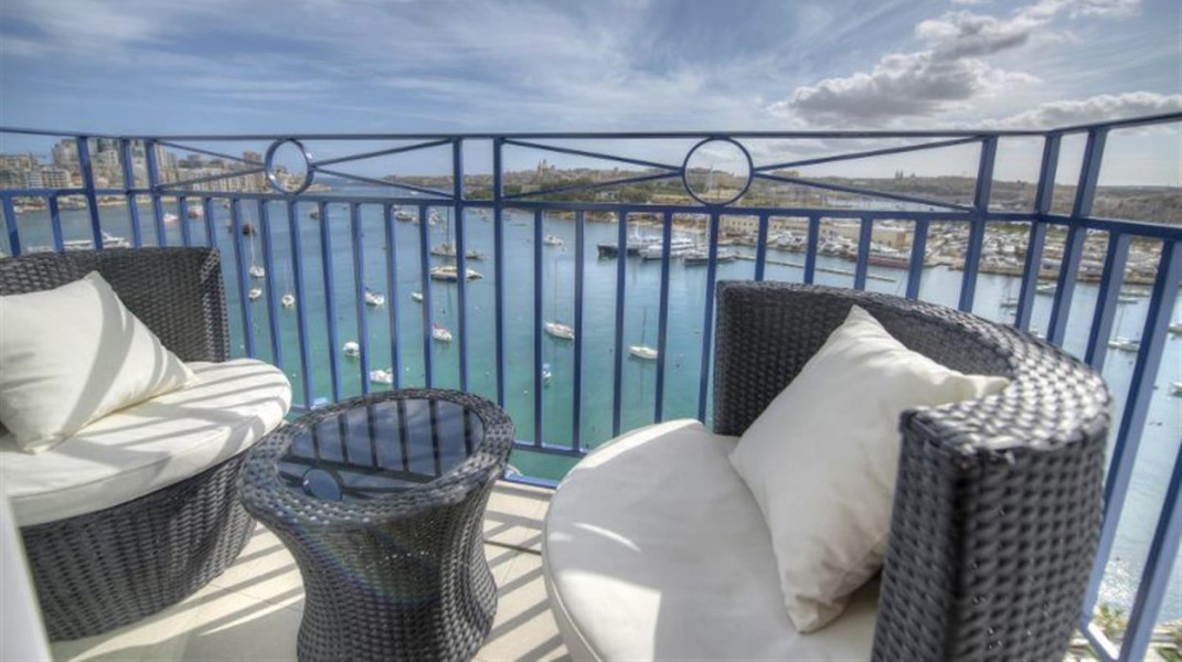 Vacation Hub International - VHI - Travel Club - The Waterfront Hotel