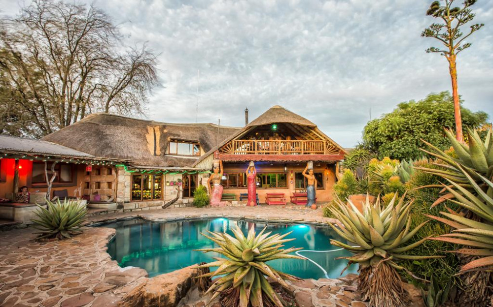 Vacation Hub International - VHI - Travel Club - Amphitheatre Backpackers
