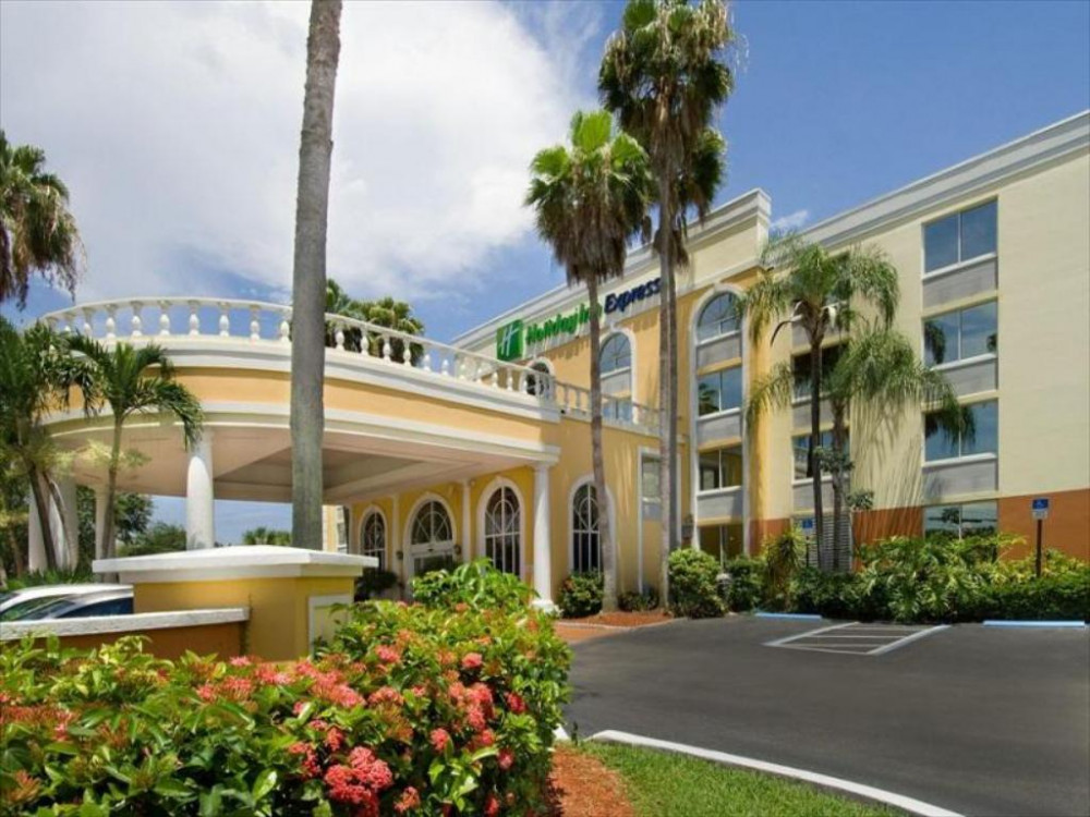 Vacation Hub International - VHI - Travel Club - Holiday Inn Express Miami Airport Doral Area