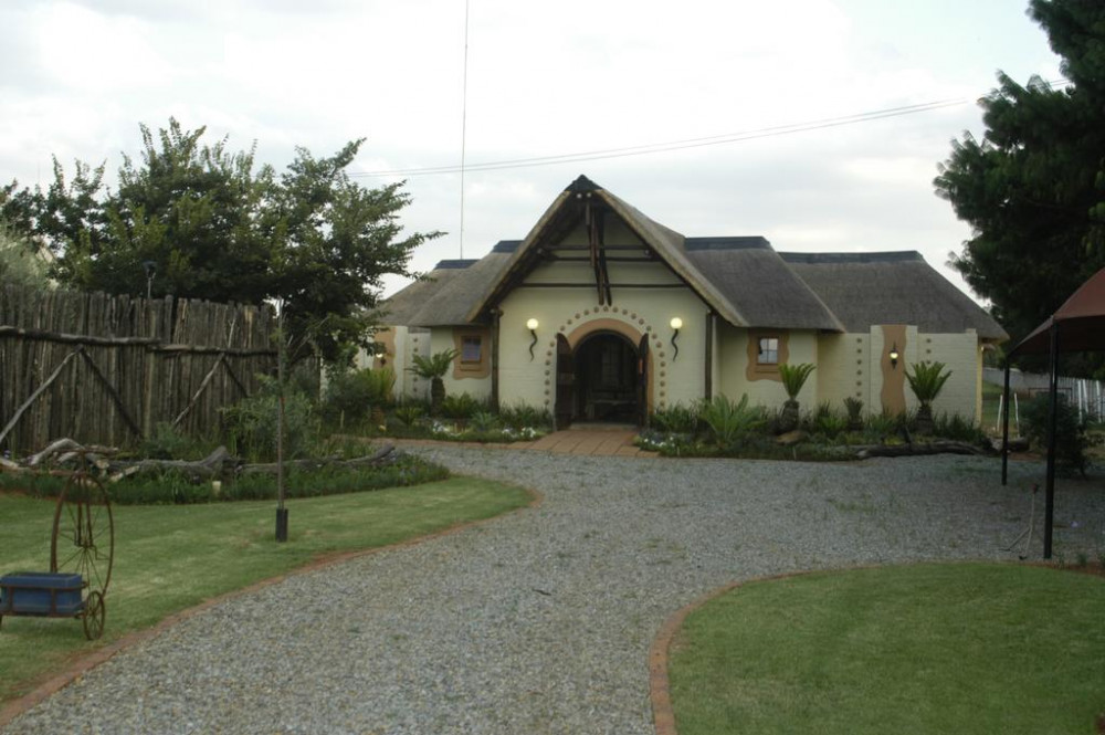 Vacation Hub International - VHI - Travel Club - African Silhouette Guesthouse