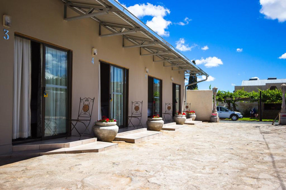 Vacation Hub International - VHI - Travel Club - Hazeldene Colesberg Rooms