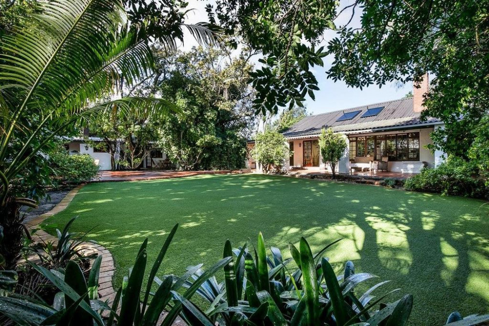 Vacation Hub International - VHI - Sacred Mountain Lodge