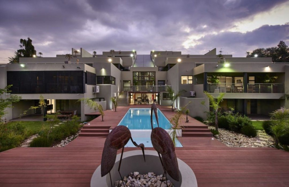 Vacation Hub International - VHI - Dynasty Forest Sandown Serviced Apartment