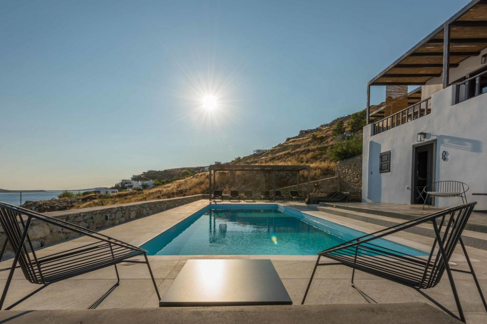 Vacation Hub International - VHI - Travel Club - Black Cactus in Mykonos