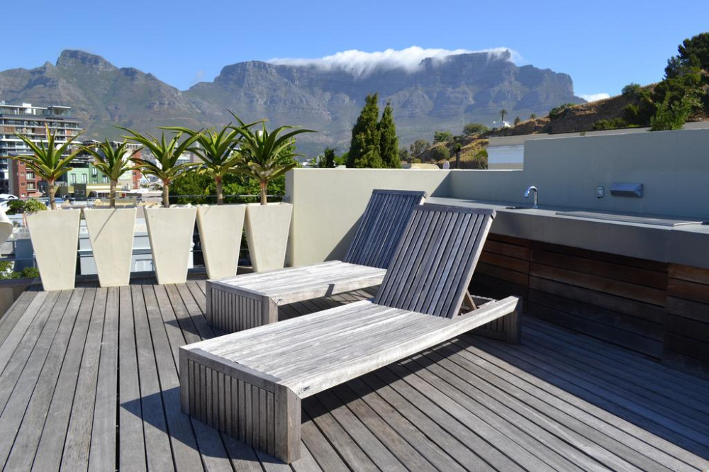 Vacation Hub International - VHI - Travel Club - De Waterkant Cottages - 90 Waterkant Street