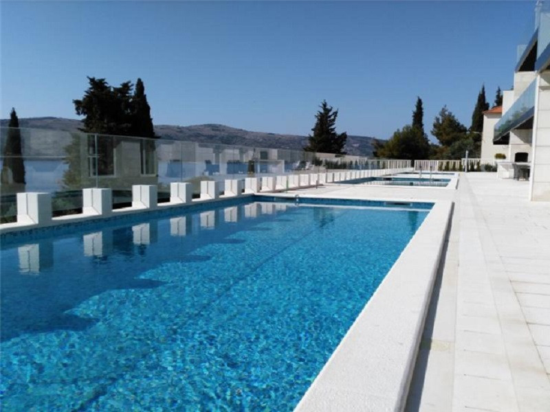 Vacation Hub International - VHI - Travel Club - 7 Bedroom Villa with Pool & Sea Views in Seget Vranjica nea