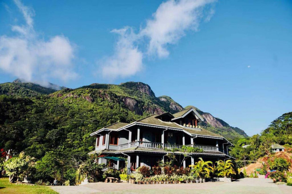 Vacation Hub International - VHI - Travel Club - Blue Hill Hotel