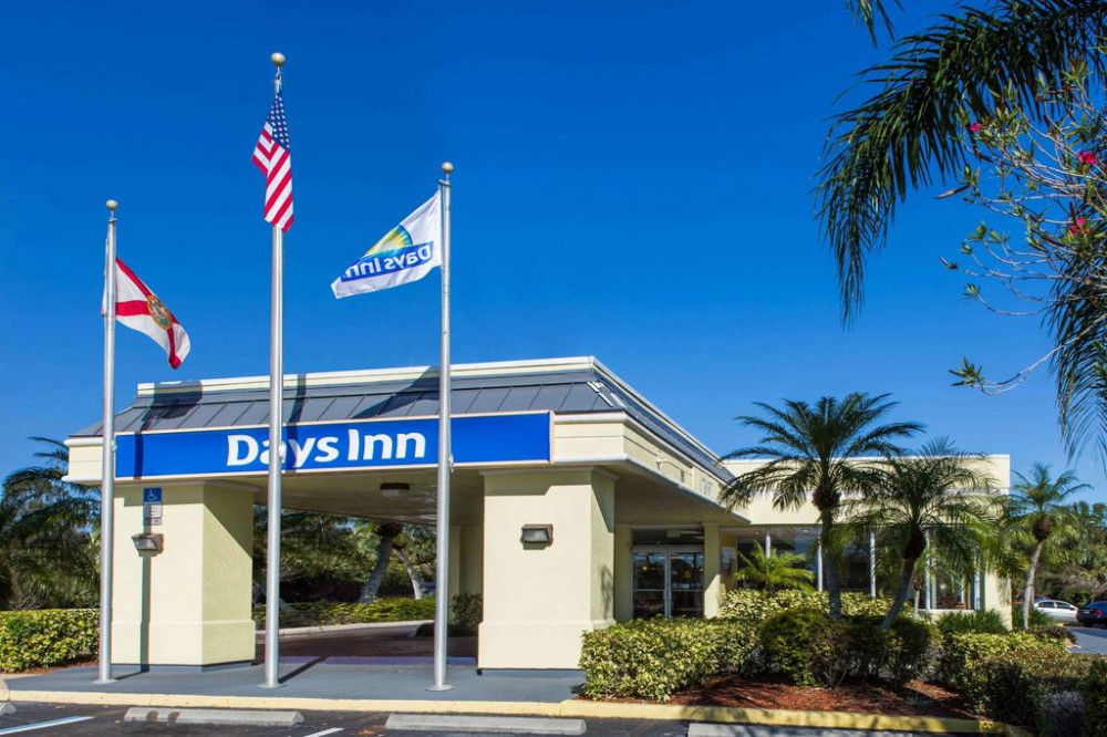 Vacation Hub International - VHI - Travel Club - Days Inn by Wyndham Melbourne