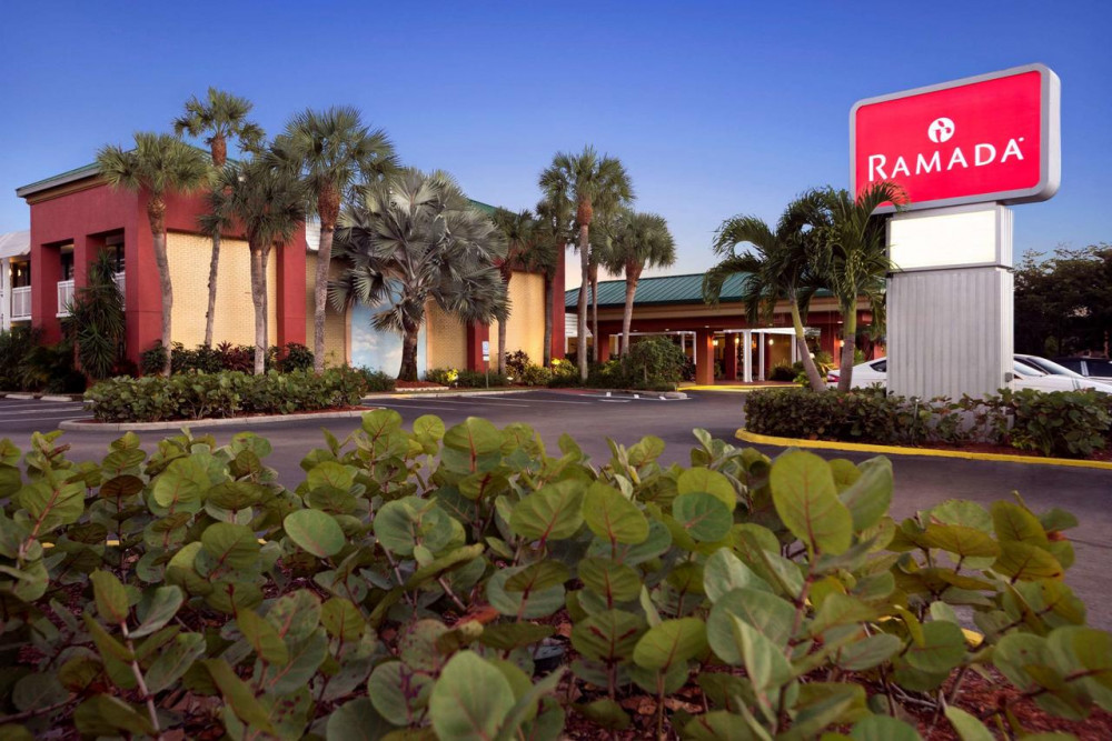 Vacation Hub International - VHI - Travel Club - Ramada Naples