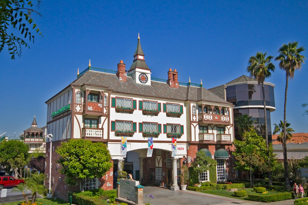 Vacation Hub International - VHI - Travel Club - Camelot Inn & Suites