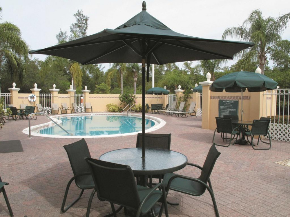 Vacation Hub International - VHI - Travel Club - La Quinta Inn & Suites by Wyndham Naples Downtown
