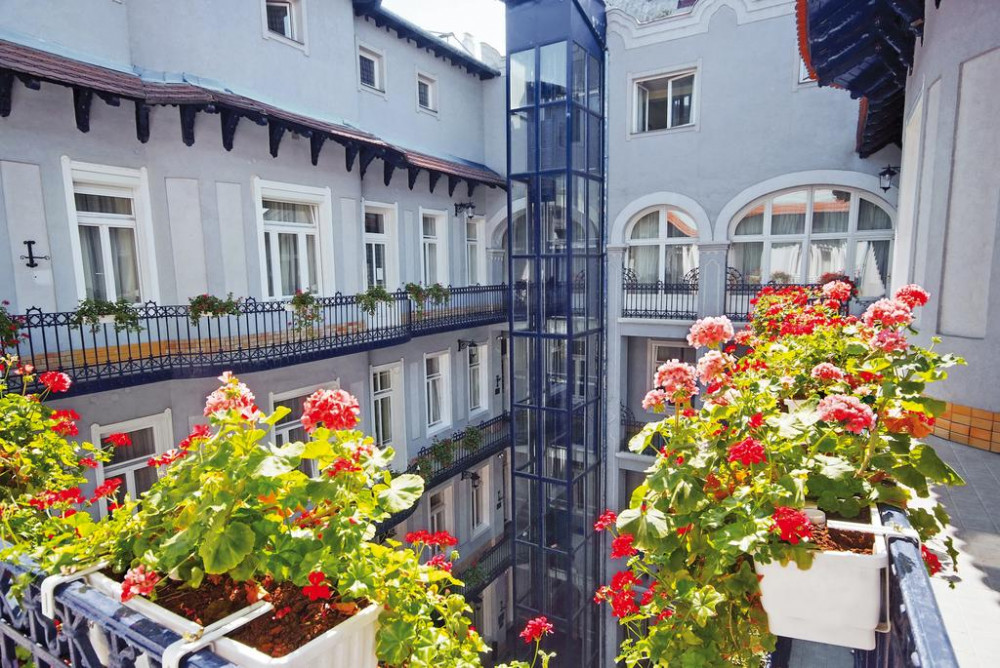 Vacation Hub International - VHI - Travel Club - Baross City Hotel