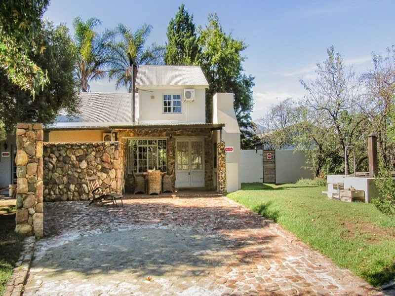 Vacation Hub International - VHI - Travel Club - Bergsicht Country Farm Cottages - African Delight Cottage
