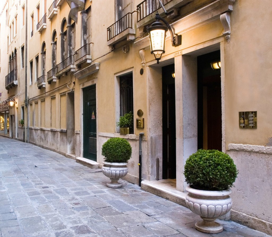 Vacation Hub International - VHI - Travel Club - Torre dell'Orologio Suites