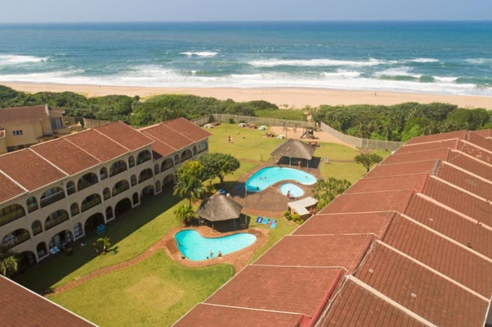 Vacation Hub International - VHI - Travel Club - Cabanas on the beach