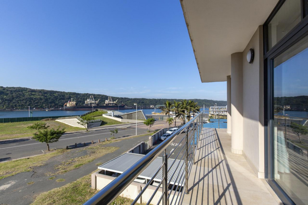 Vacation Hub International - VHI - Travel Club - Point waterfront by chas everitt