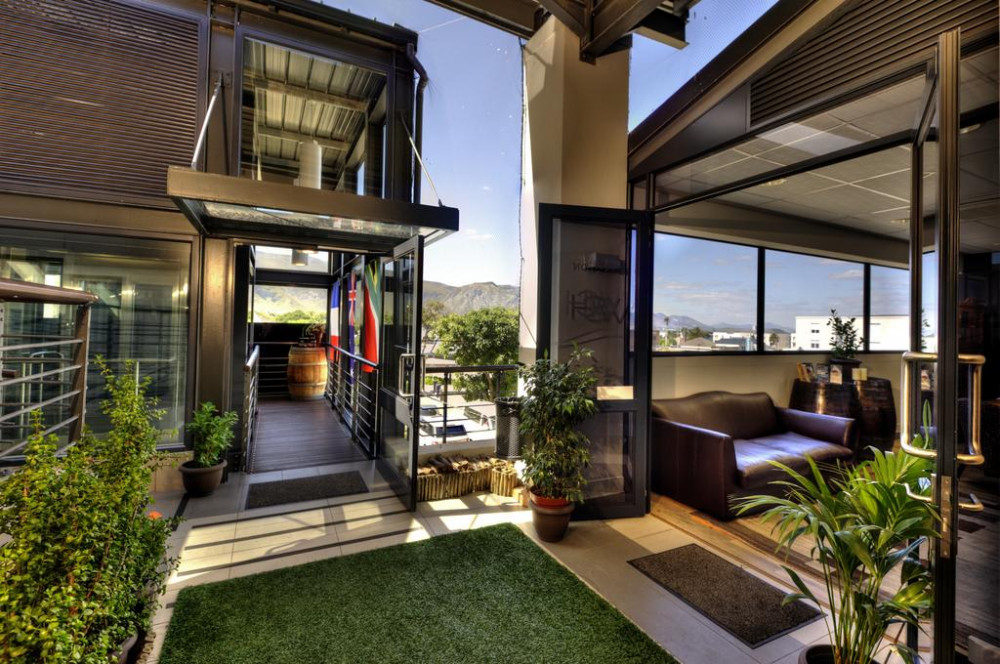 Vacation Hub International - VHI - Travel Club - Whale Coast all - suite hotel