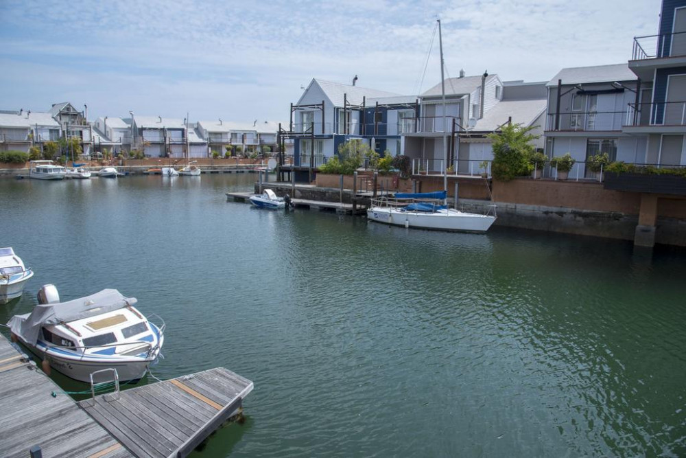Vacation Hub International - VHI - Travel Club - 33 SPINNIKER - Waterfront