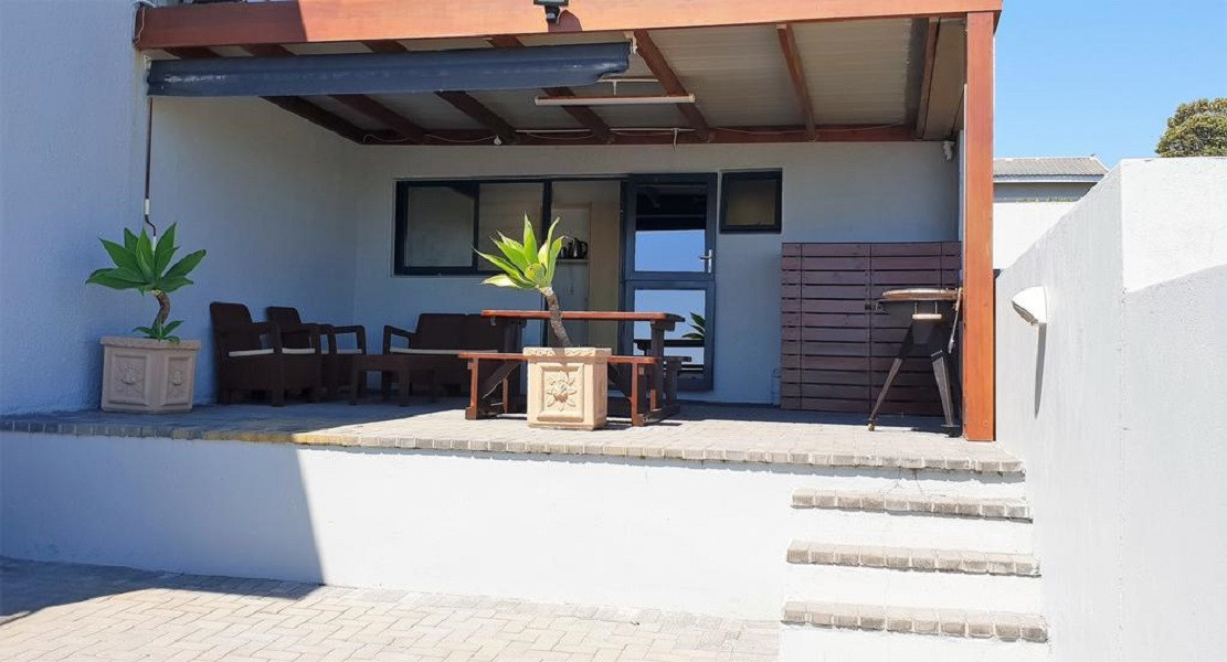 Vacation Hub International - VHI - Travel Club - Beach Studio Melkbosstrand