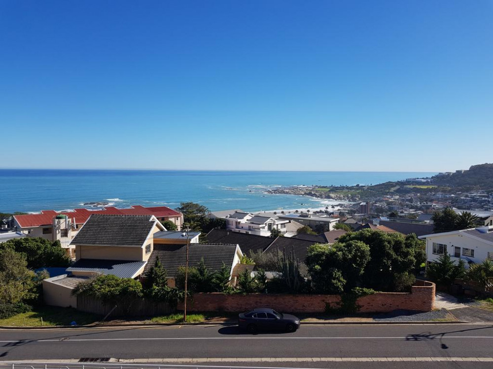 Vacation Hub International - VHI - Travel Club - Camps Bay Holiday Apartments
