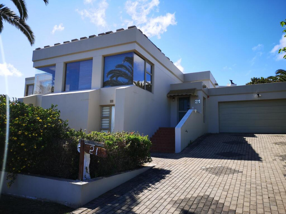 Vacation Hub International - VHI - Travel Club - 21 on Wightman Street