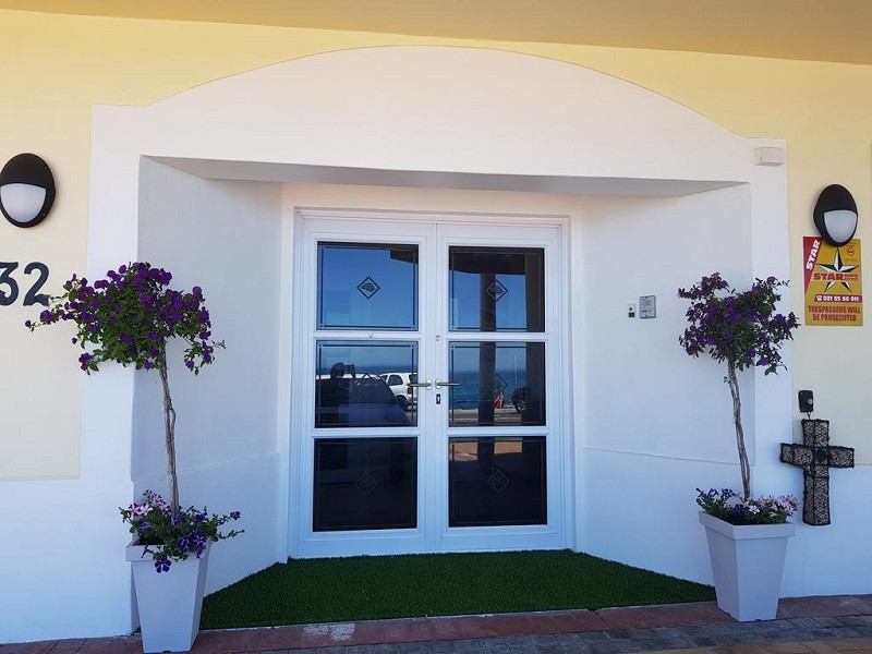 Vacation Hub International - VHI - Travel Club - Blouberg on the Rocks