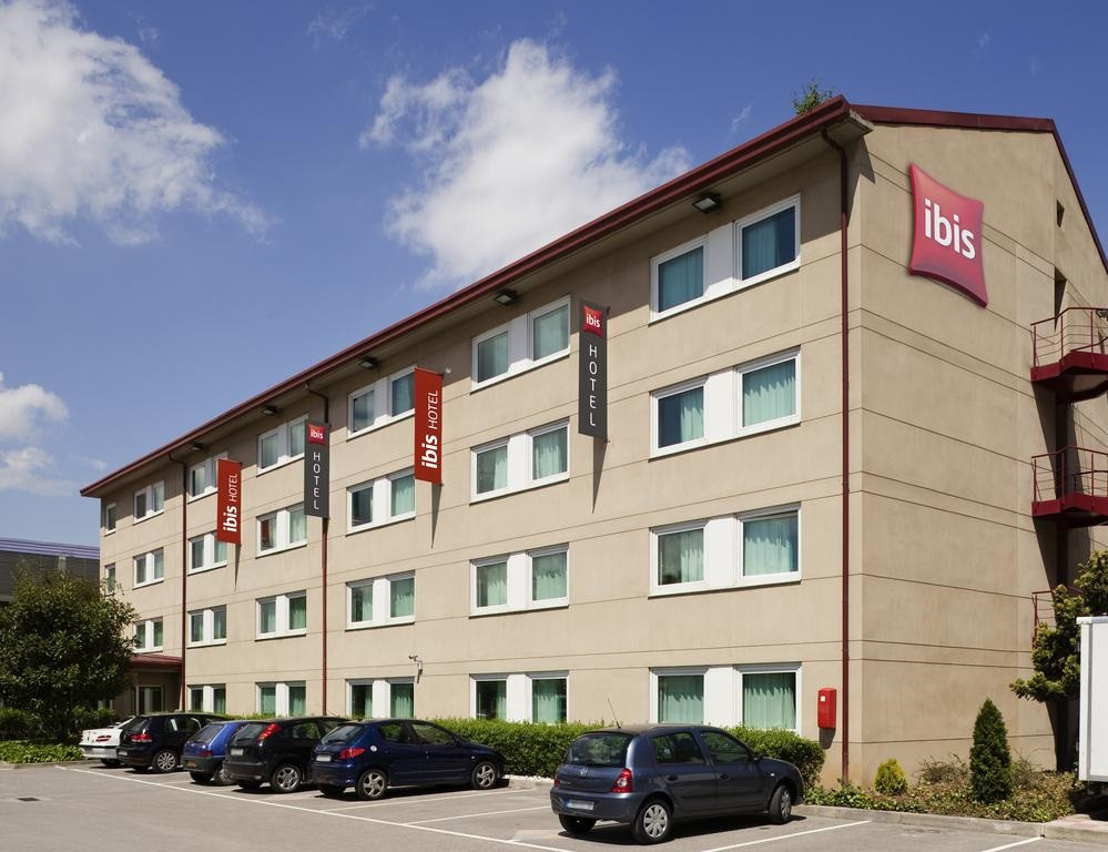 Vacation Hub International - VHI - Travel Club - Ibis Cornella