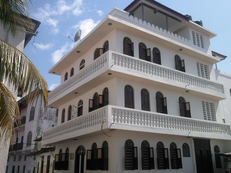 Vacation Hub International - VHI - Travel Club - Funguni Palace Hotel