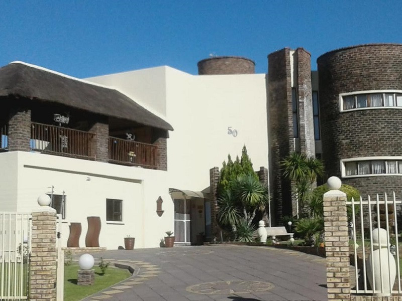 Vacation Hub International - VHI - Travel Club - Karoo View Guesthouse Cradock