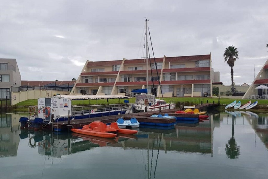 Vacation Hub International - VHI - Travel Club - Moonlight @ Port Marina