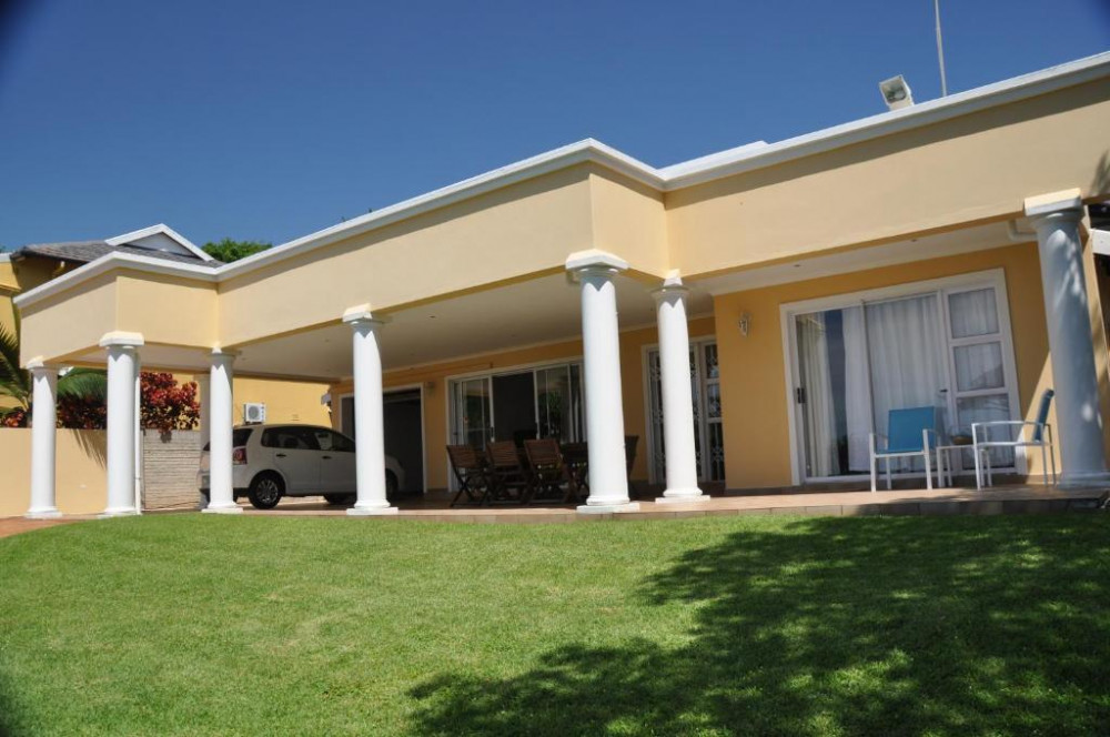 Vacation Hub International - VHI - Travel Club - King Palm Self-Catering Suite