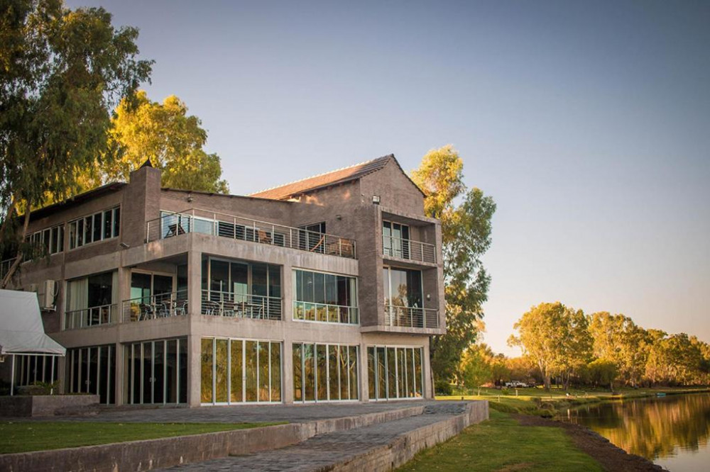 Vacation Hub International - VHI - Travel Club - Broadwater river estate