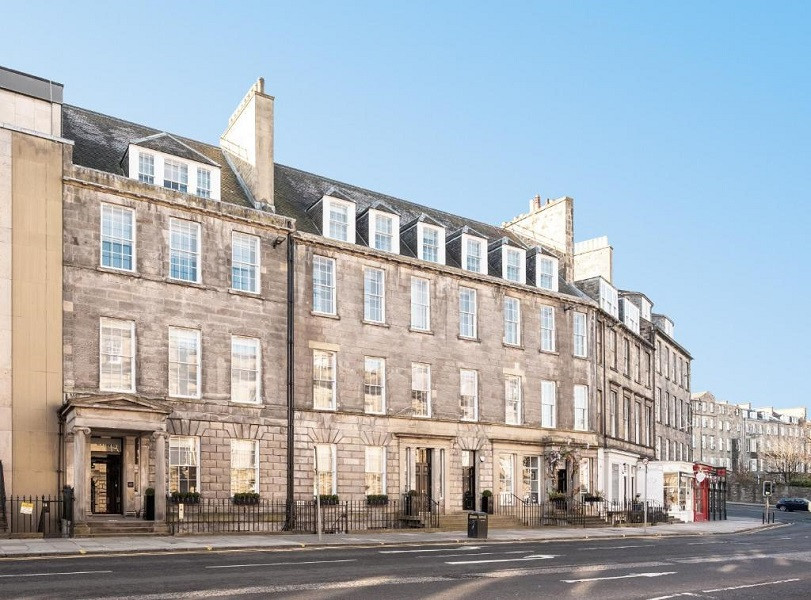 Vacation Hub International - VHI - Travel Club - Native Edinburgh
