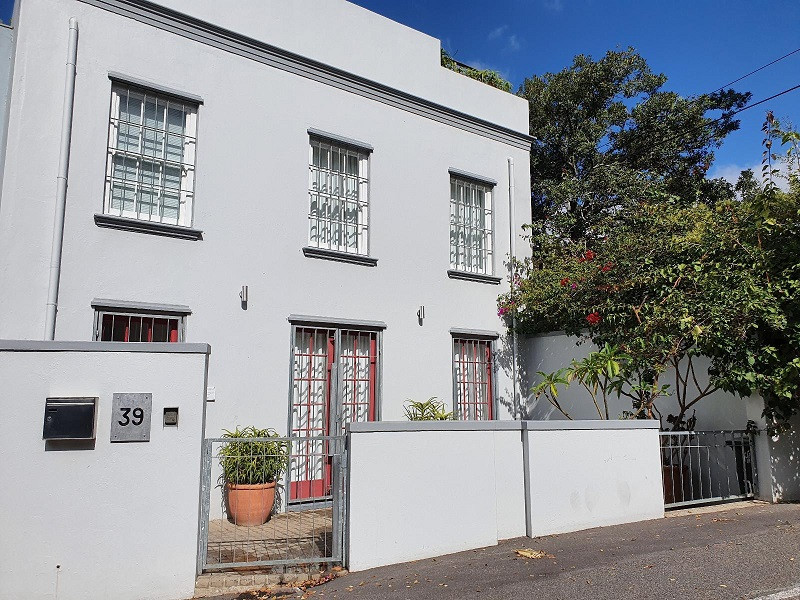 Vacation Hub International - VHI - Travel Club - De Waterkant Cottages & Apartments - 39 Dixon Street