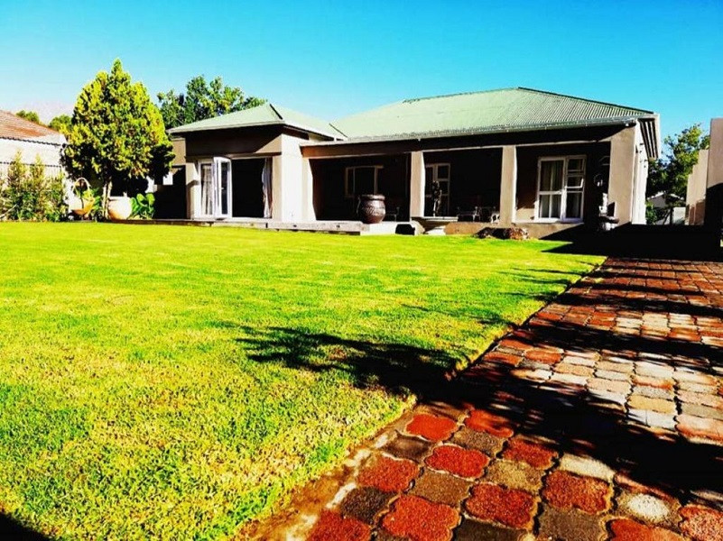 Vacation Hub International - VHI - Travel Club - Six on Reinecke Guesthouse