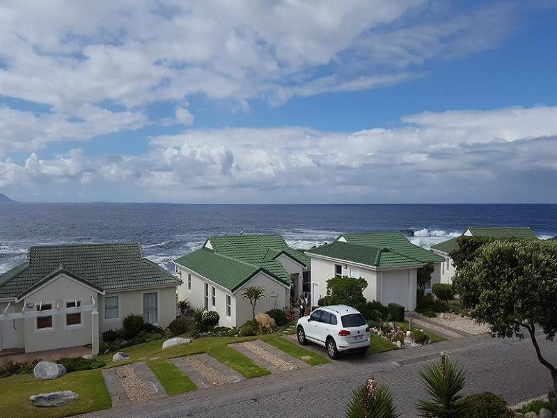 Vacation Hub International - VHI - Travel Club - Whale View Self Catering Apartment