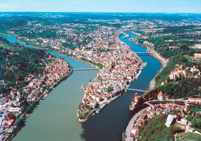 Vacation Hub International - VHI - Travel Club - AMEDIA Express Passau
