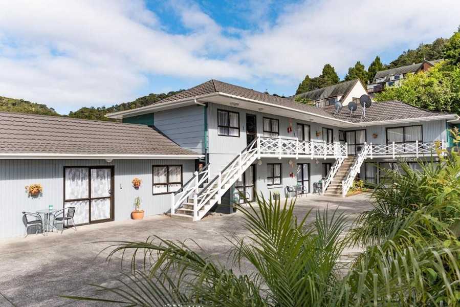 Vacation Hub International - VHI - Travel Club - Dolphin Motel