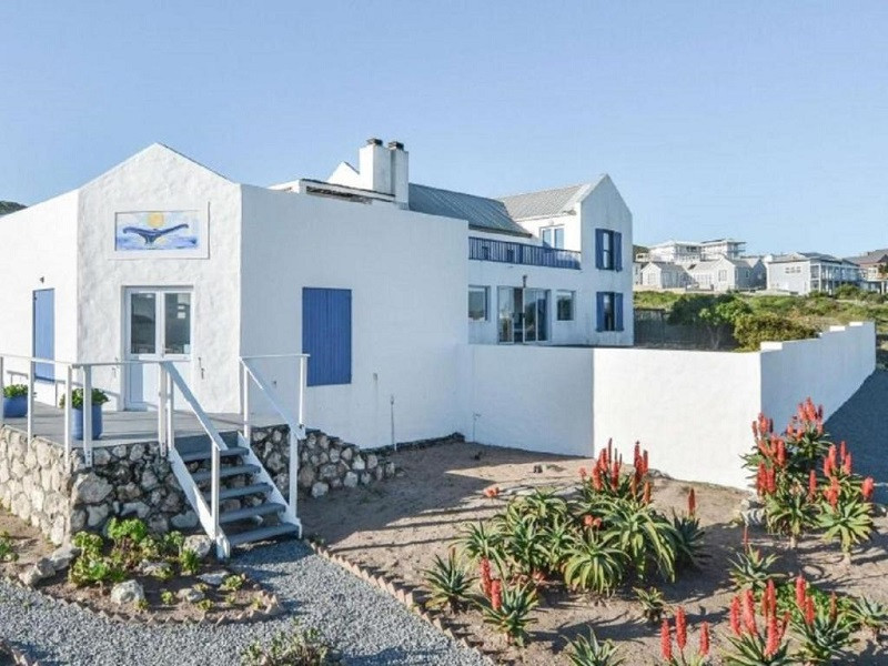 Vacation Hub International - VHI - Travel Club - Whale Tale Beach House