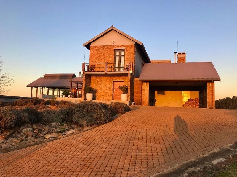 Vacation Hub International - VHI - Travel Club - Vetho Farmhouse Dullstroom