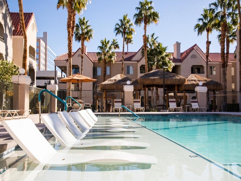 Vacation Hub International - VHI - Travel Club - Holiday Inn Club Vacations at Desert Club Resort