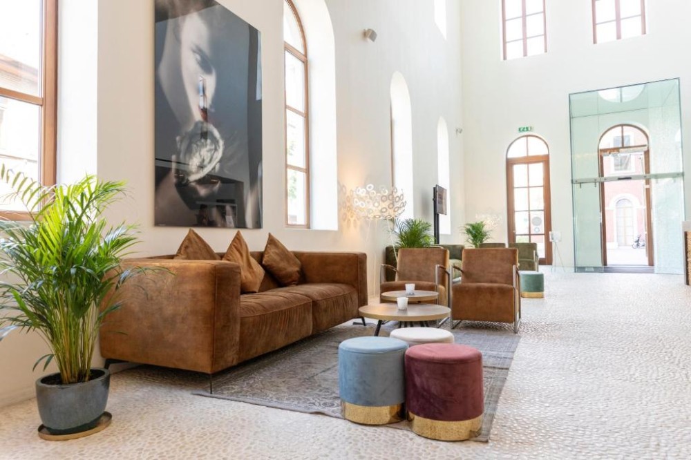 Vacation Hub International - VHI - Travel Club - eburon hotel