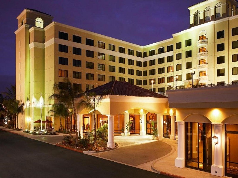 Vacation Hub International - VHI - Travel Club - DoubleTree Suites By Hilton Anaheim Resort