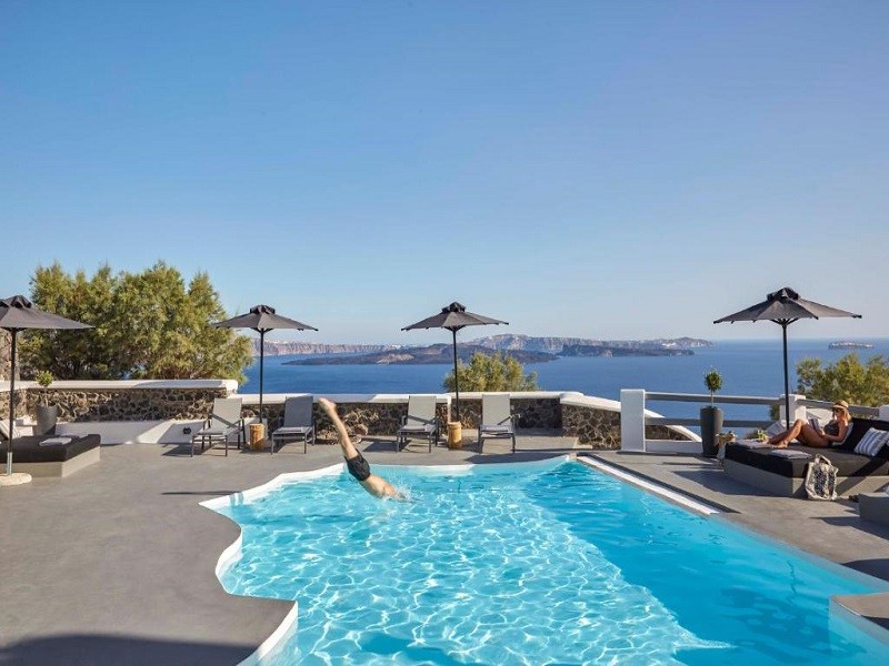 Vacation Hub International - VHI - Travel Club - Mr and Mrs White Santorini
