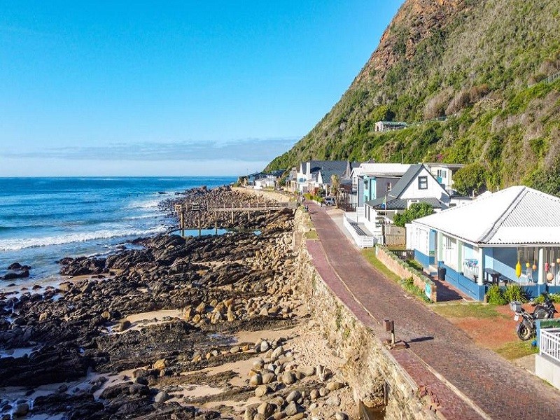 Vacation Hub International - VHI - Travel Club - The Beach House - Silver Spray Beach Accommodation